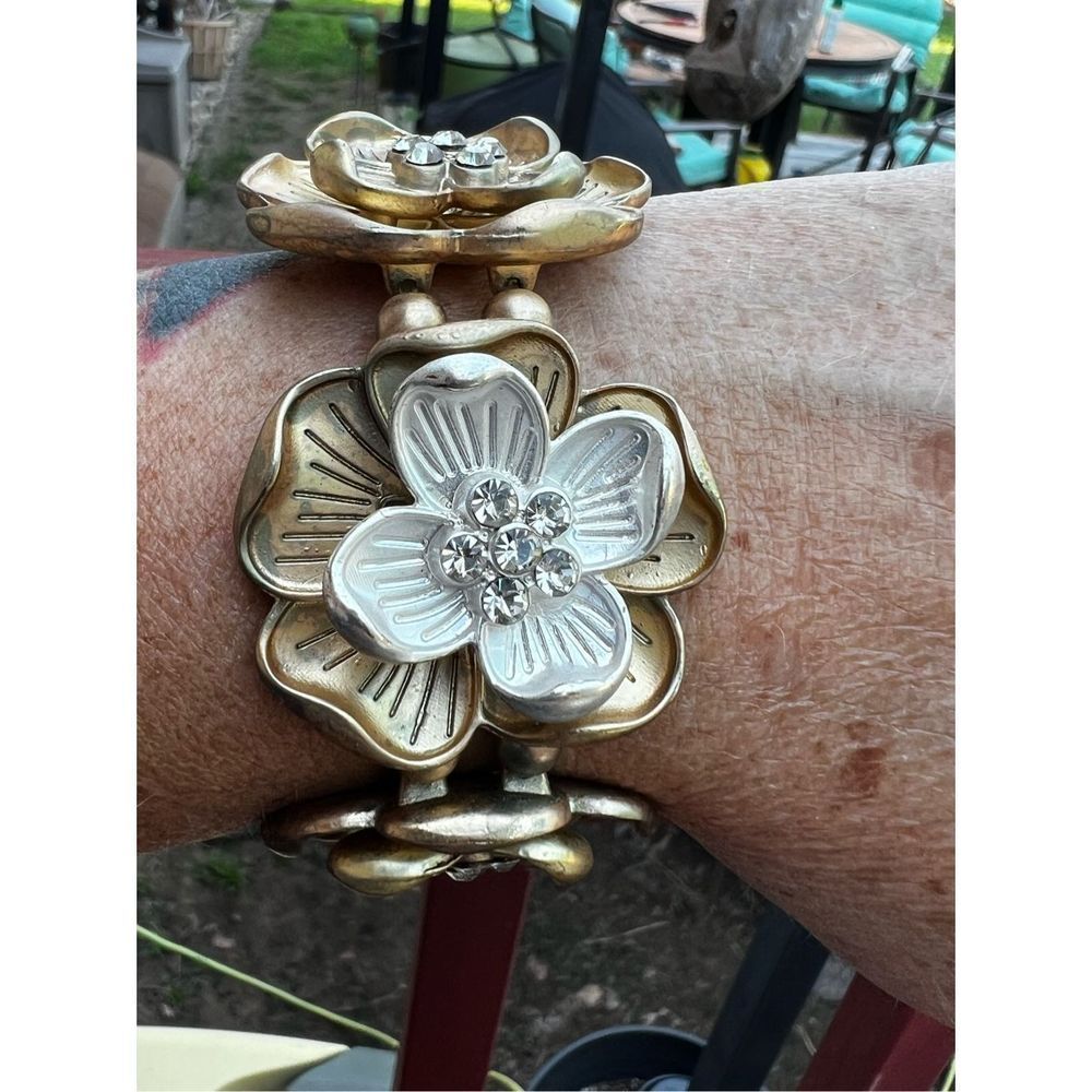 Metal Gold Silver Tone Rhinestone Flower Floral Stretch Bracelet